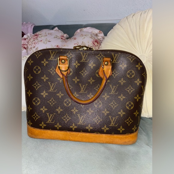 Louis Vuitton Alma PM - Picture 2 of 16